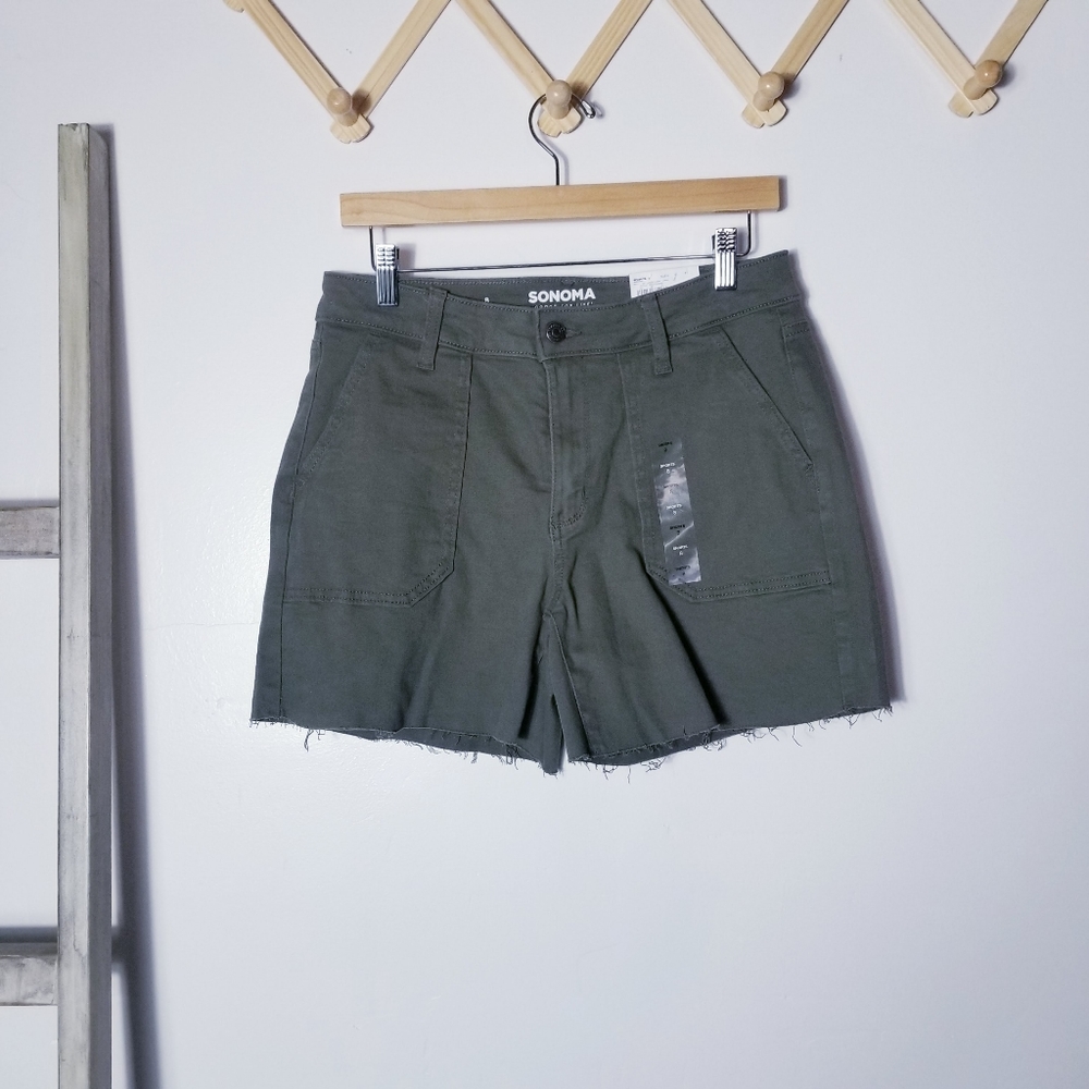 NWT SONOMA OLIVE GREEN SHORTS SIZE 8